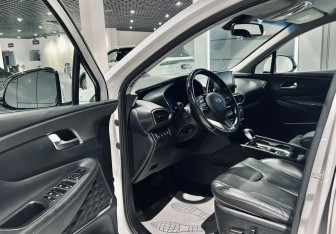 Подержанный автомобиль Hyundai Santa Fe 2018 года (10 фото)
