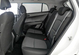 Подержанный автомобиль Hyundai Creta 2017 года (12 фото)