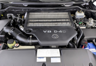 Подержанный автомобиль Toyota Land Cruiser Suv 2017 года (9 фото)