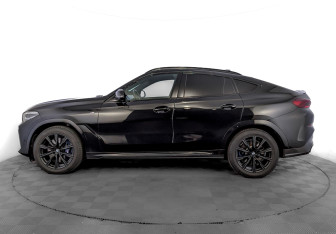 Подержанный автомобиль BMW X6 2020 года (8 фото)