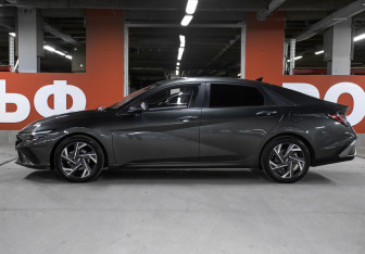 Подержанный автомобиль Hyundai Elantra Sedan 2024 года (8 фото)