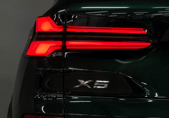 Подержанный автомобиль BMW X5 2024 года (37 фото)