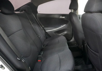 Подержанный автомобиль Hyundai Solaris Sedan 2012 года (13 фото)