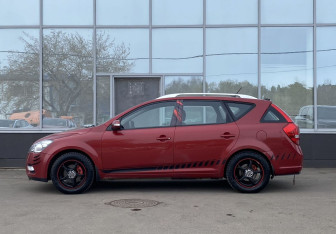 Подержанный автомобиль Kia Ceed Wagon 2011 года (8 фото)