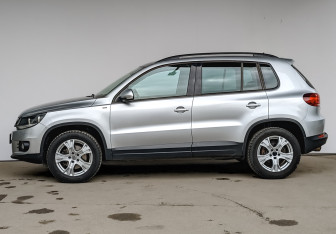 Подержанный автомобиль Volkswagen Tiguan 2016 года (8 фото)