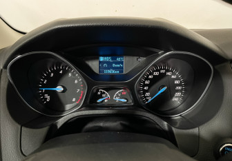 Подержанный автомобиль Ford Focus Hatchback 2014 года (11 фото)