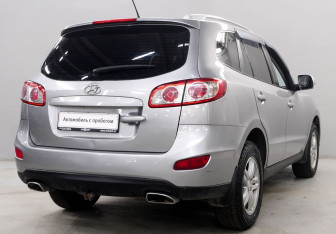 Подержанный автомобиль Hyundai Santa Fe 2010 года (5 фото)
