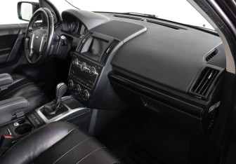 Подержанный автомобиль Land Rover Freelander 2014 года (10 фото)