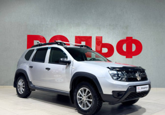 Подержанный автомобиль Renault Duster 2015 года (2 фото)