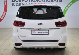 Подержанный автомобиль Kia Carnival 2019 года (6 фото)