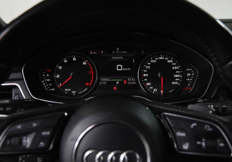Подержанный автомобиль Audi A4 Sedan 2016 года (11 фото)