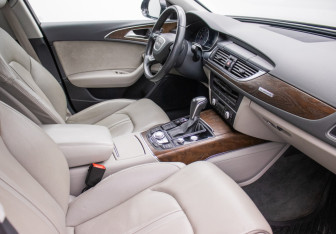 Подержанный автомобиль Audi A6 Sedan 2015 года (9 фото)
