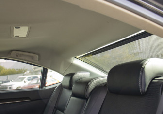 Подержанный автомобиль Lexus ES 2013 года (11 фото)