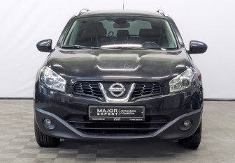 Подержанный автомобиль Nissan Qashqai+2 2011 года (2 фото)