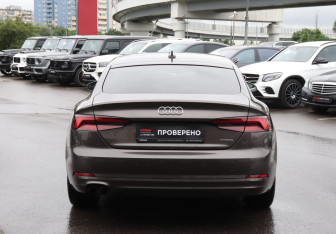 Подержанный автомобиль Audi A5 Liftback 2018 года (6 фото)