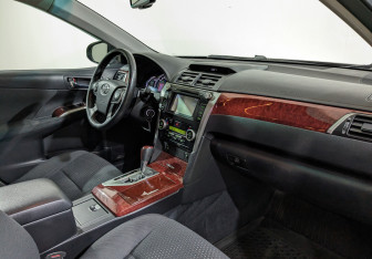 Подержанный автомобиль Toyota Camry Sedan 2014 года (11 фото)