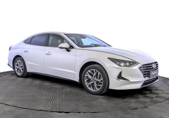 Подержанный автомобиль Hyundai Sonata 2020 года (3 фото)