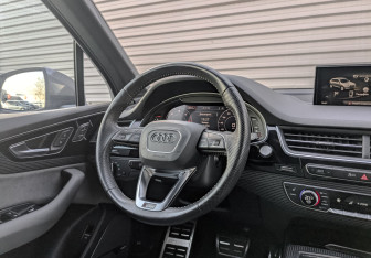 Подержанный автомобиль Audi Q7 2019 года (29 фото)