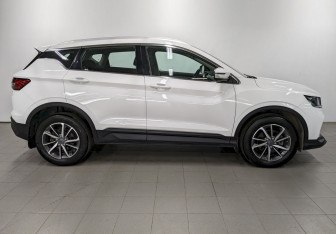 Подержанный автомобиль Geely Coolray 2022 года (4 фото)