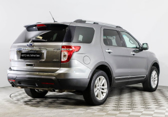 Подержанный автомобиль Ford Explorer 2012 года (3 фото)