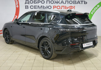 Подержанный автомобиль Voyah Free 2023 года (6 фото)