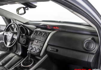 Подержанный автомобиль Mazda CX-7 2010 года (9 фото)