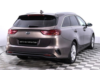 Подержанный автомобиль Kia Ceed Hatchback 2019 года (3 фото)