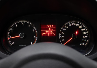 Подержанный автомобиль Volkswagen Polo Sedan 2012 года (13 фото)