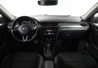 Подержанный автомобиль Skoda Rapid Liftback 2018 года (12 фото)