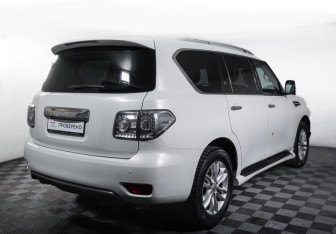 Подержанный автомобиль Nissan Patrol 2012 года (5 фото)