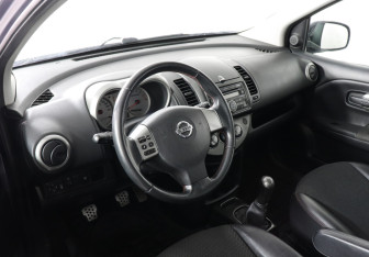 Подержанный автомобиль Nissan Note 2008 года (5 фото)