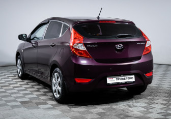 Подержанный автомобиль Hyundai Solaris Hatchback 2013 года (7 фото)