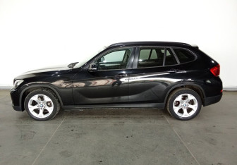 Подержанный автомобиль BMW X1 2013 года (8 фото)