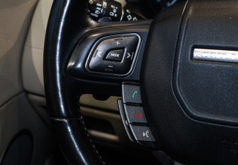 Подержанный автомобиль Land Rover Range Rover Evoque 2017 года (25 фото)