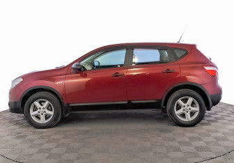 Подержанный автомобиль Nissan Qashqai 2013 года (8 фото)