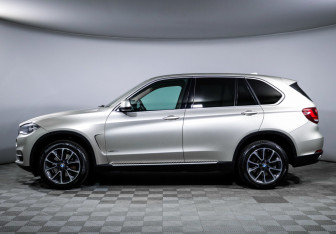 Подержанный автомобиль BMW X5 2015 года (8 фото)