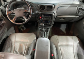 Подержанный автомобиль Chevrolet TrailBlazer 2003 года (11 фото)