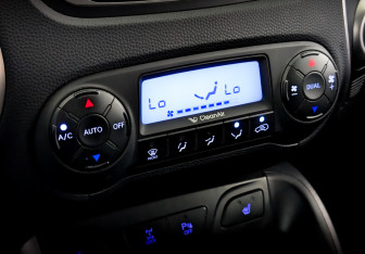 Подержанный автомобиль Hyundai ix35 2013 года (25 фото)