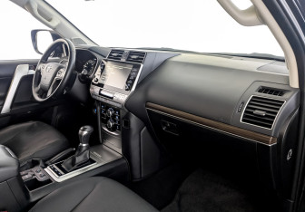 Подержанный автомобиль Toyota Land Cruiser Prado 2021 года (11 фото)