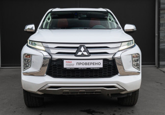 Подержанный автомобиль Mitsubishi Pajero Sport 2020 года (2 фото)