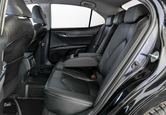 Подержанный автомобиль Toyota Camry Sedan 2020 года (18 фото)