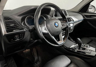 Подержанный автомобиль BMW X3 2018 года (12 фото)