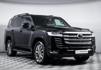Подержанный автомобиль Toyota Land Cruiser Suv 2021 года (3 фото)
