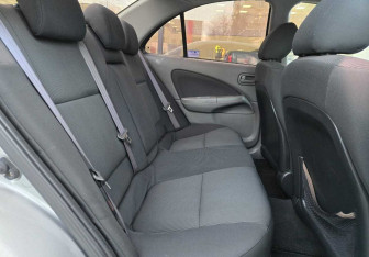 Подержанный автомобиль Nissan Almera Classic 2008 года (11 фото)