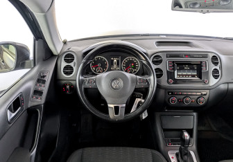 Подержанный автомобиль Volkswagen Tiguan 2016 года (21 фото)