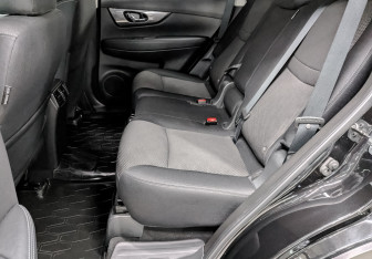 Подержанный автомобиль Nissan X-Trail 2018 года (17 фото)