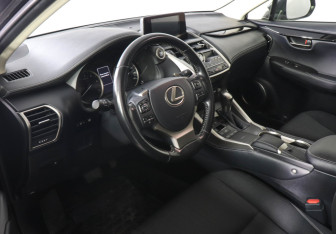 Подержанный автомобиль Lexus NX 2020 года (9 фото)
