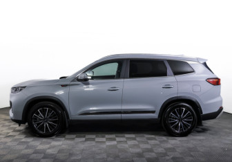 Подержанный автомобиль Chery Tiggo 8 Pro Max 2024 года (8 фото)