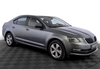 Подержанный автомобиль Skoda Octavia Liftback 2019 года (3 фото)