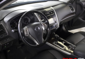 Подержанный автомобиль Nissan Teana 2014 года (13 фото)